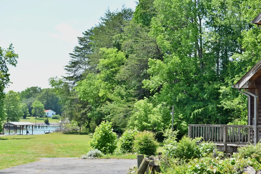 3442 River Road Ten Mile TN 37880
