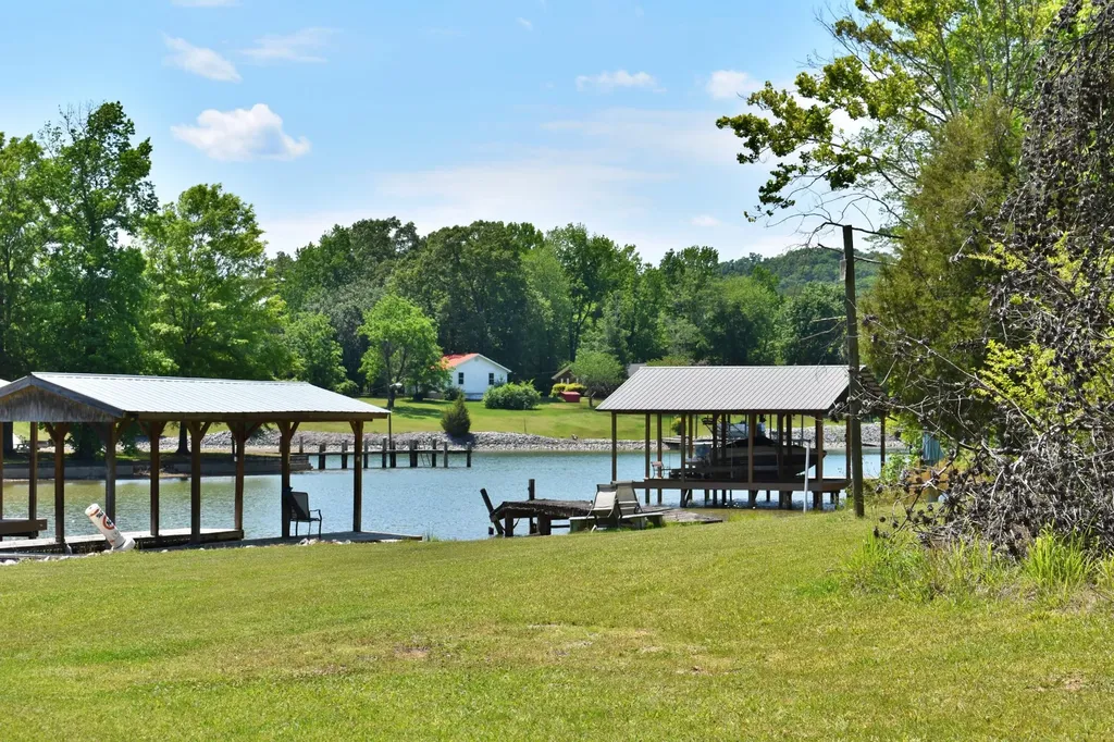 3442 River Road Ten Mile TN 37880