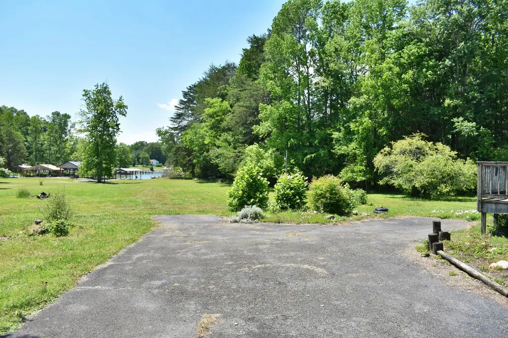 3442 River Road Ten Mile TN 37880