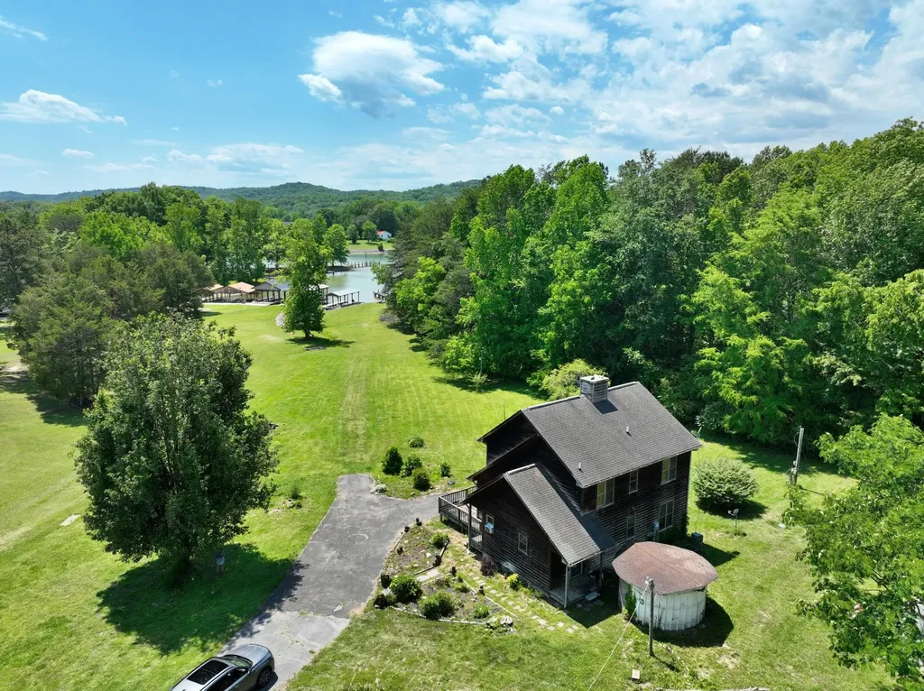 3442 River Road Ten Mile TN 37880
