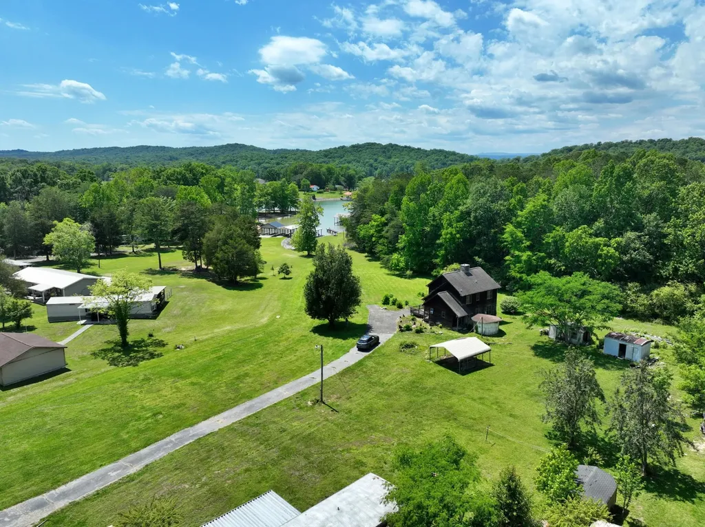 3442 River Road Ten Mile TN 37880