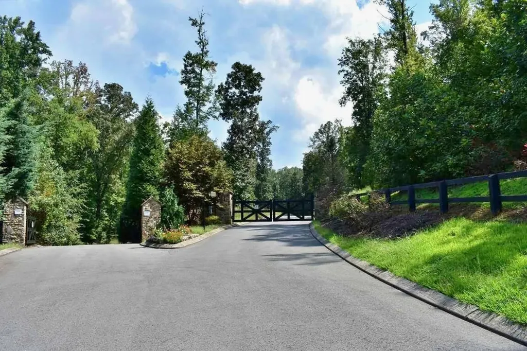 450 Hidden Forest Trail Spring City TN 37381