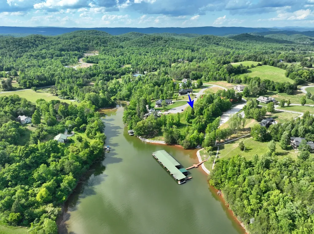 56 Blue Heron Bluff Harriman TN 37748