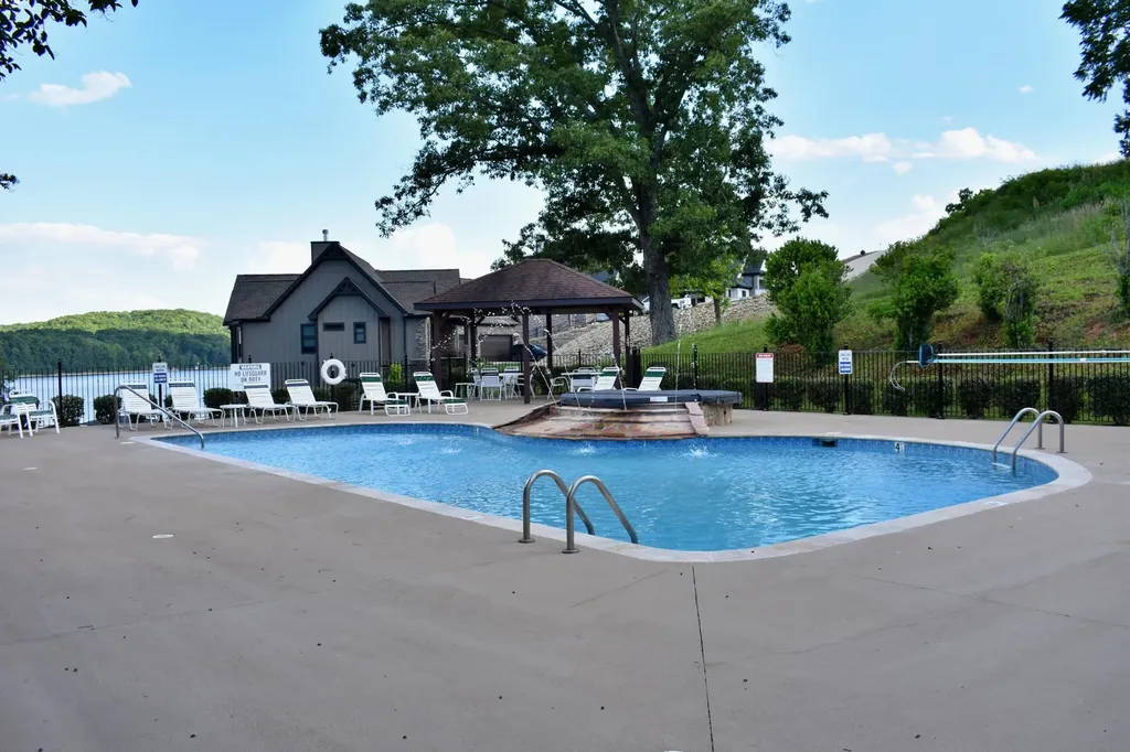 56 Blue Heron Bluff Harriman TN 37748