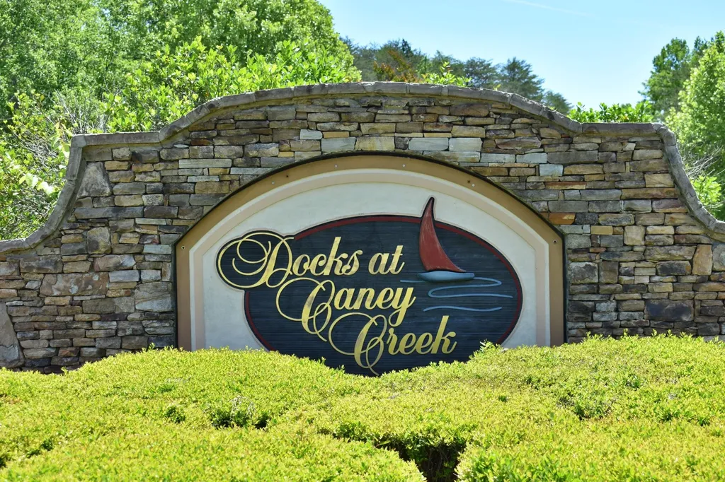 56 Blue Heron Bluff Harriman TN 37748