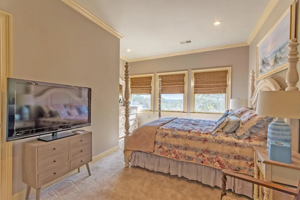 70 Light Point Savannah TN 38372