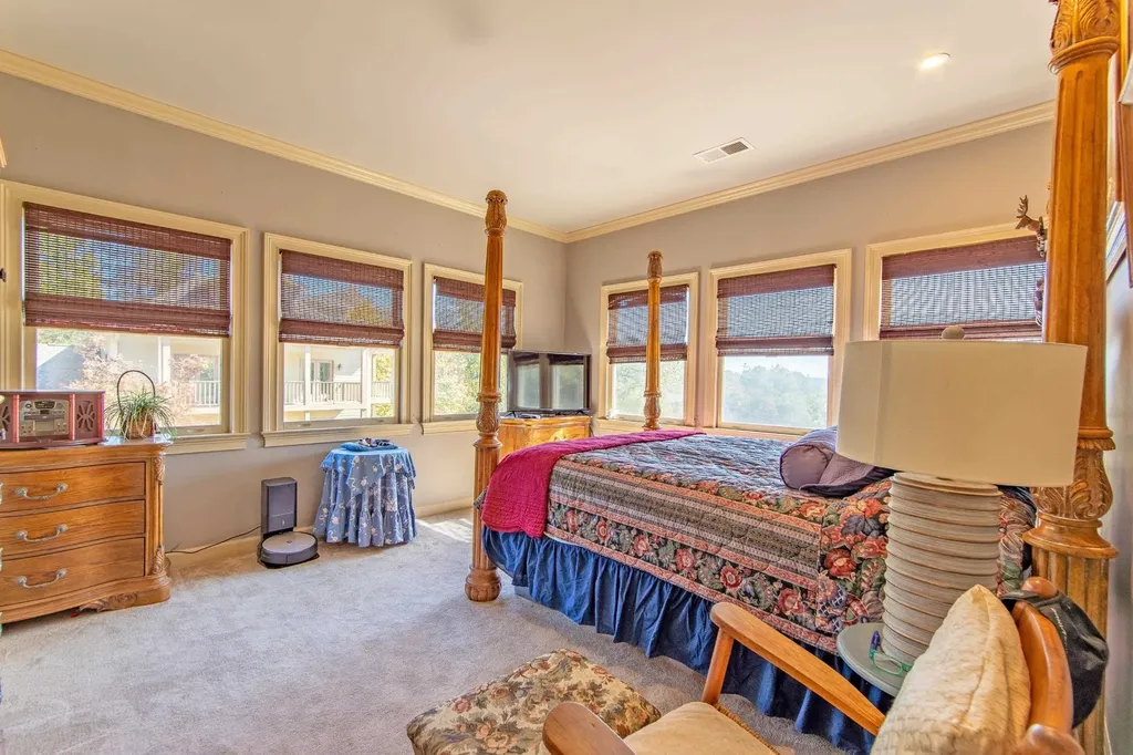 70 Light Point Savannah TN 38372