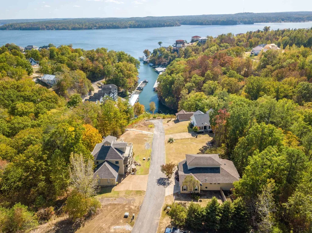 70 Light Point Savannah TN 38372