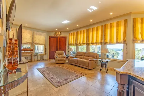 70 Light Point Savannah TN 38372