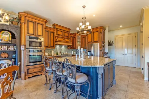 70 Light Point Savannah TN 38372