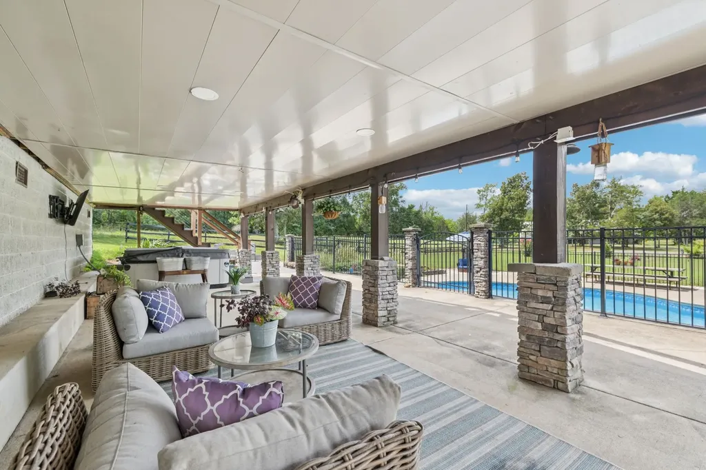 2478 Lewisburg Pike Spring Hill TN 37174