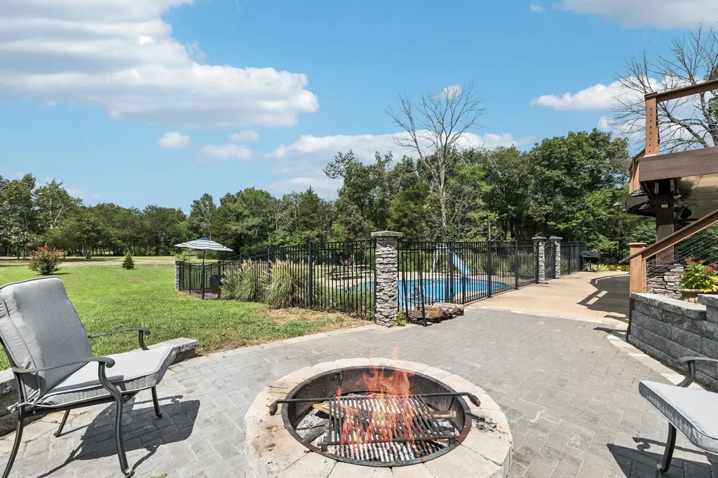 2478 Lewisburg Pike Spring Hill TN 37174