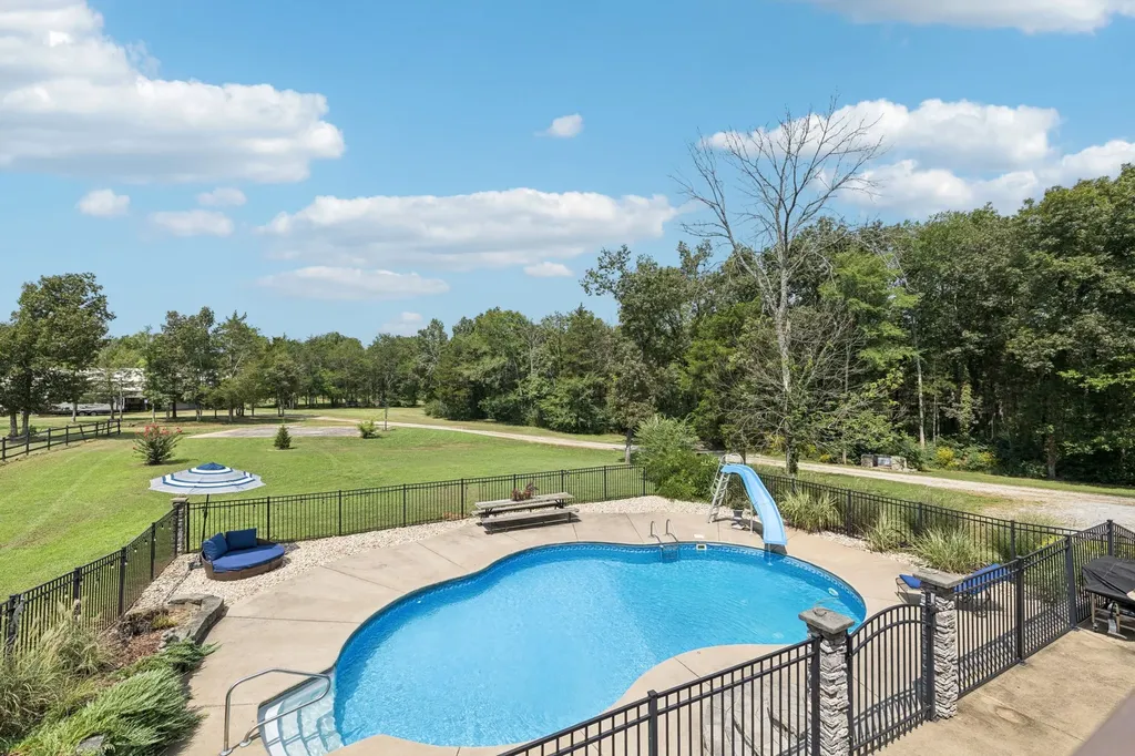 2478 Lewisburg Pike Spring Hill TN 37174