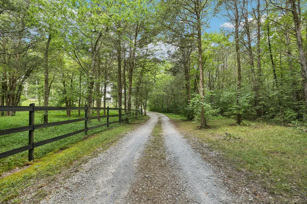 2478 Lewisburg Pike Spring Hill TN 37174