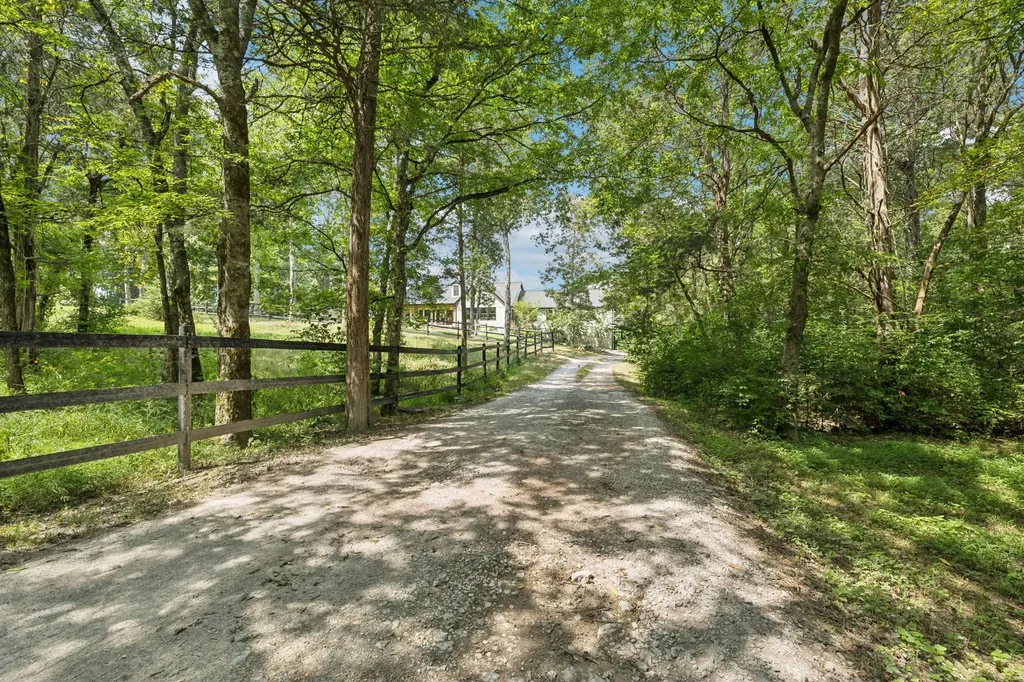 2478 Lewisburg Pike Spring Hill TN 37174