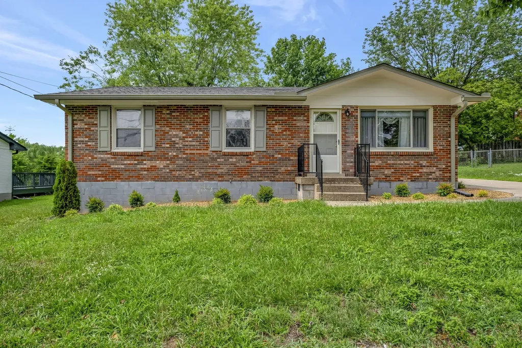 211 Friendship Drive Goodlettsville TN 37072