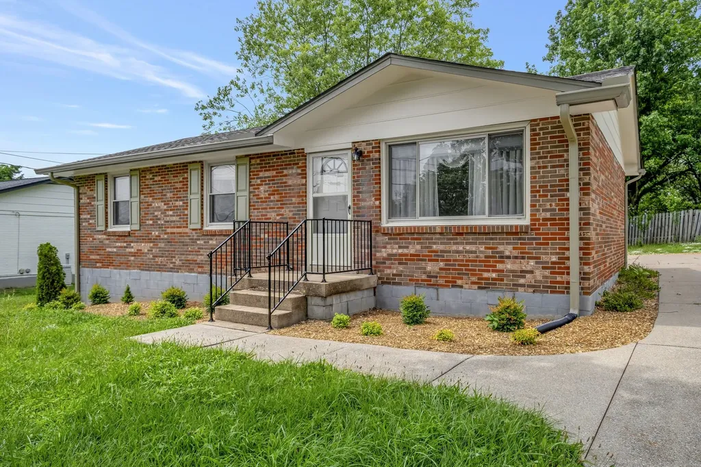 211 Friendship Drive Goodlettsville TN 37072