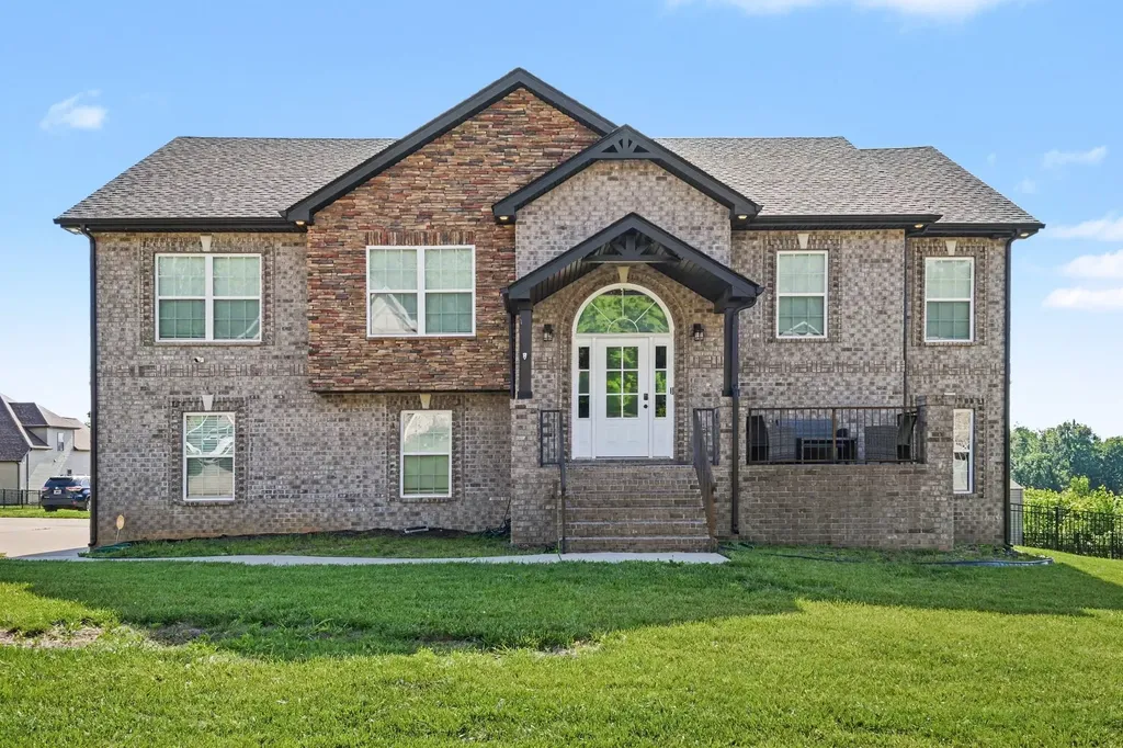 529 Cresthaven Lane Clarksville TN 37043