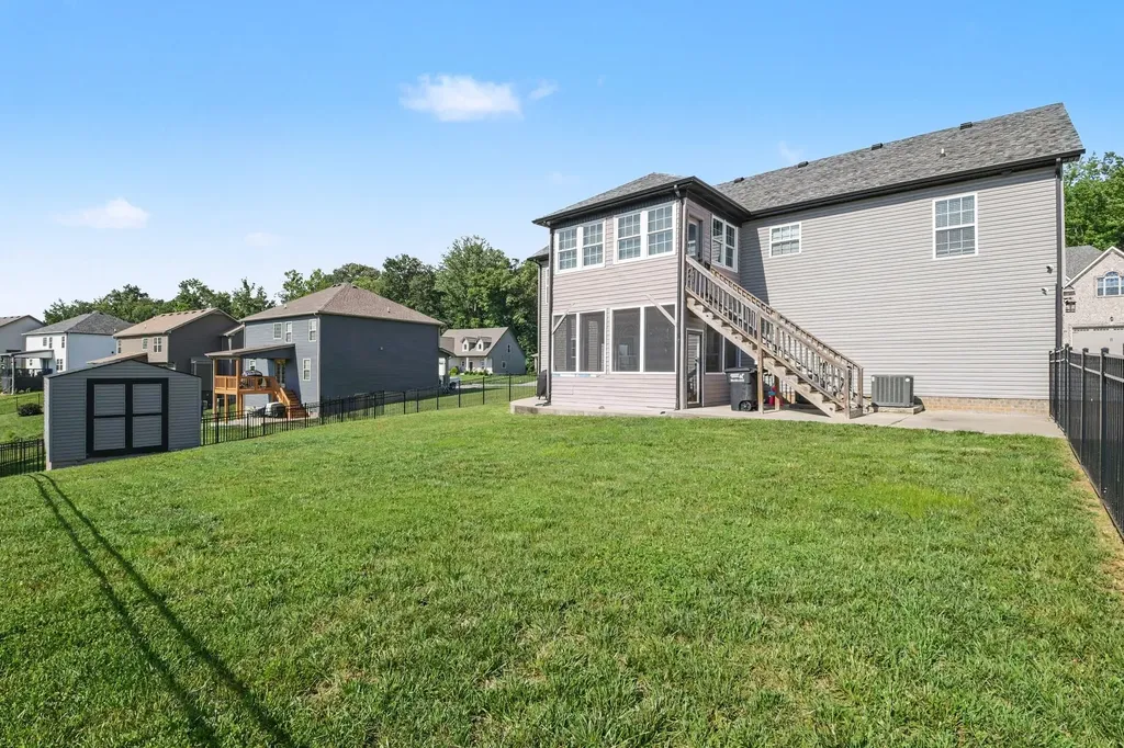 529 Cresthaven Lane Clarksville TN 37043