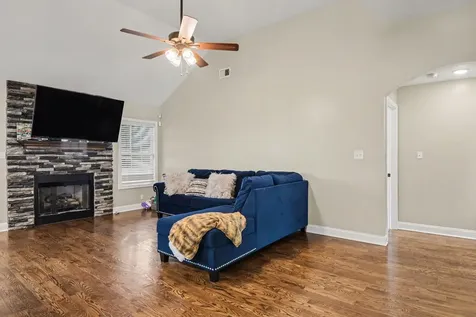529 Cresthaven Lane Clarksville TN 37043
