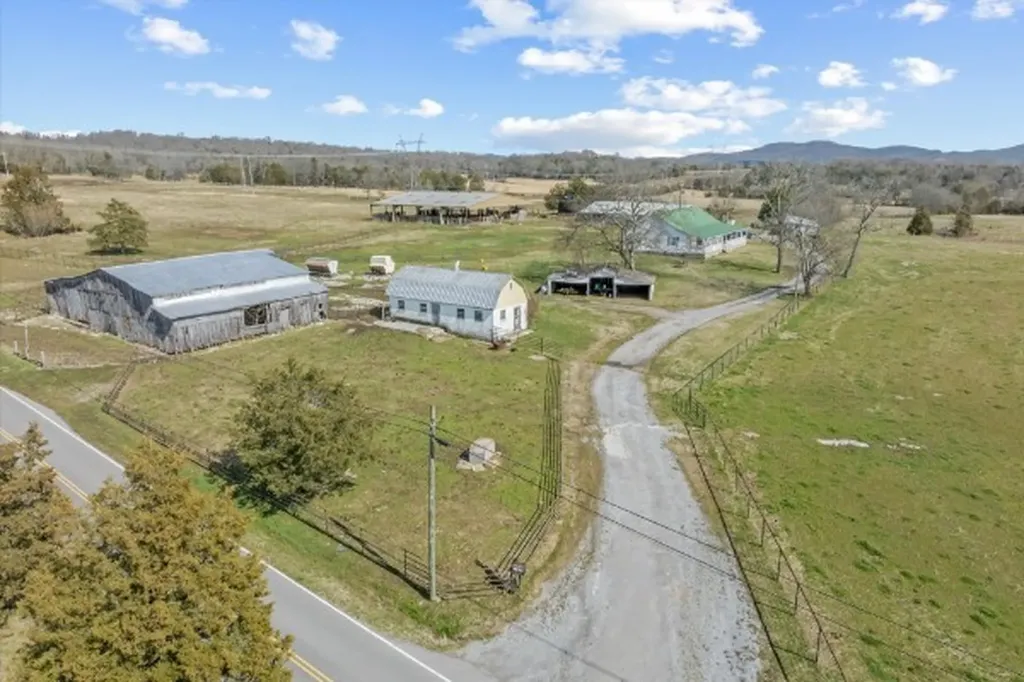 3261 Bell Road Watertown TN 37184