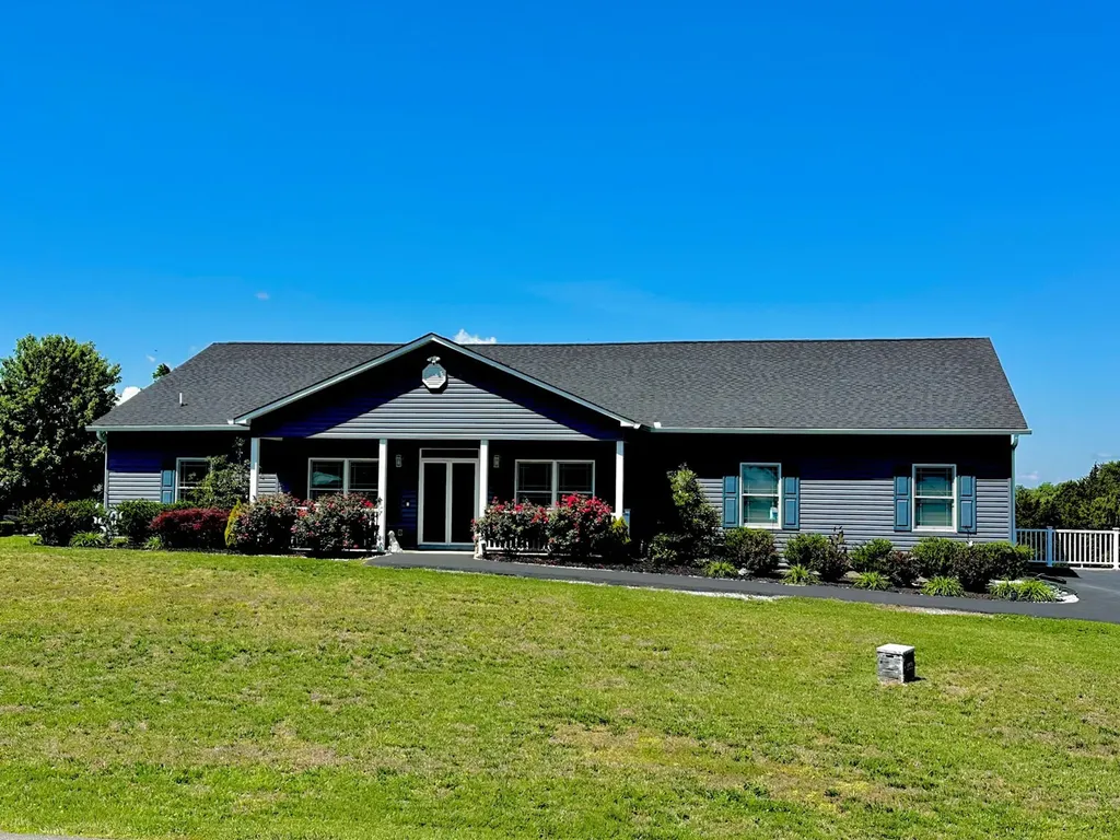 1971 Harbor Hills Drive Dandridge TN 37725