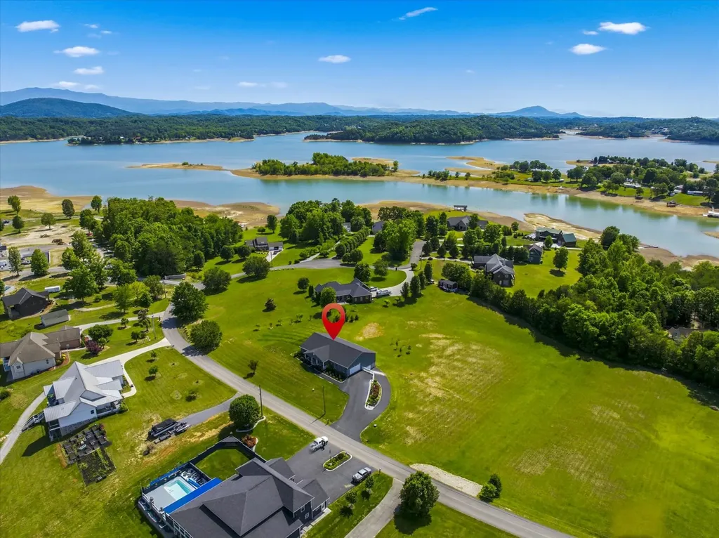 1971 Harbor Hills Drive Dandridge TN 37725