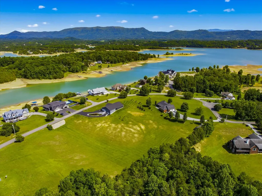 1971 Harbor Hills Drive Dandridge TN 37725
