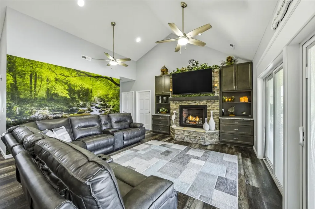 1971 Harbor Hills Drive Dandridge TN 37725