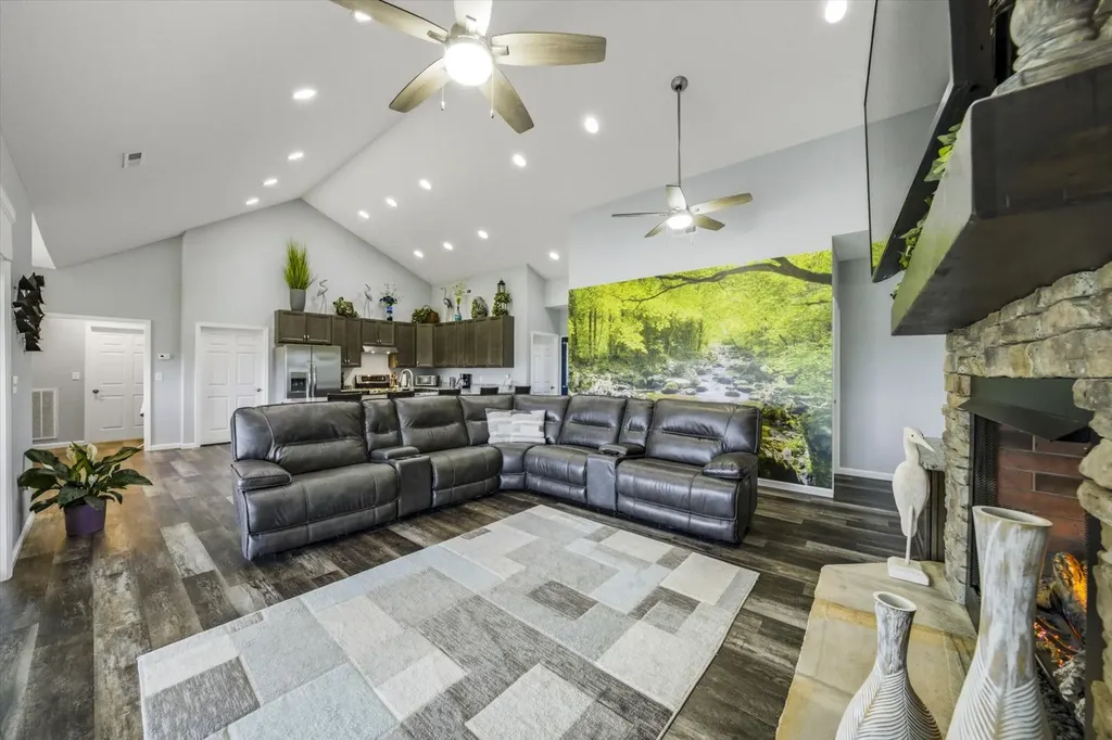 1971 Harbor Hills Drive Dandridge TN 37725