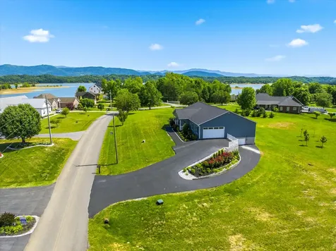 1971 Harbor Hills Drive Dandridge TN 37725