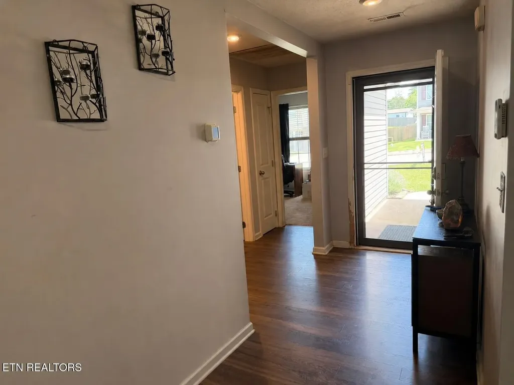 9443 Avian Forest Lane Heiskell TN 37754