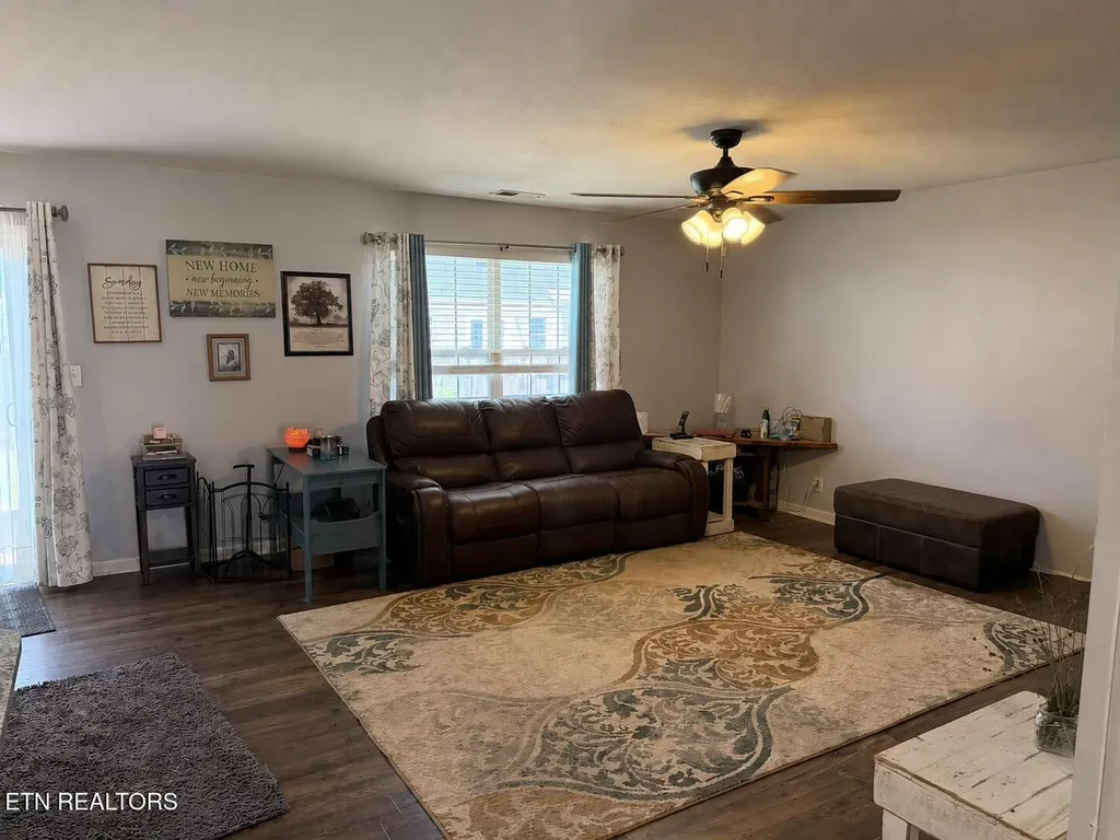9443 Avian Forest Lane Heiskell TN 37754
