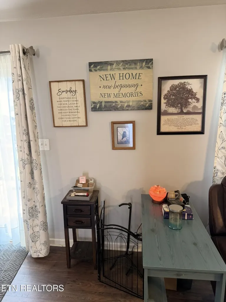 9443 Avian Forest Lane Heiskell TN 37754