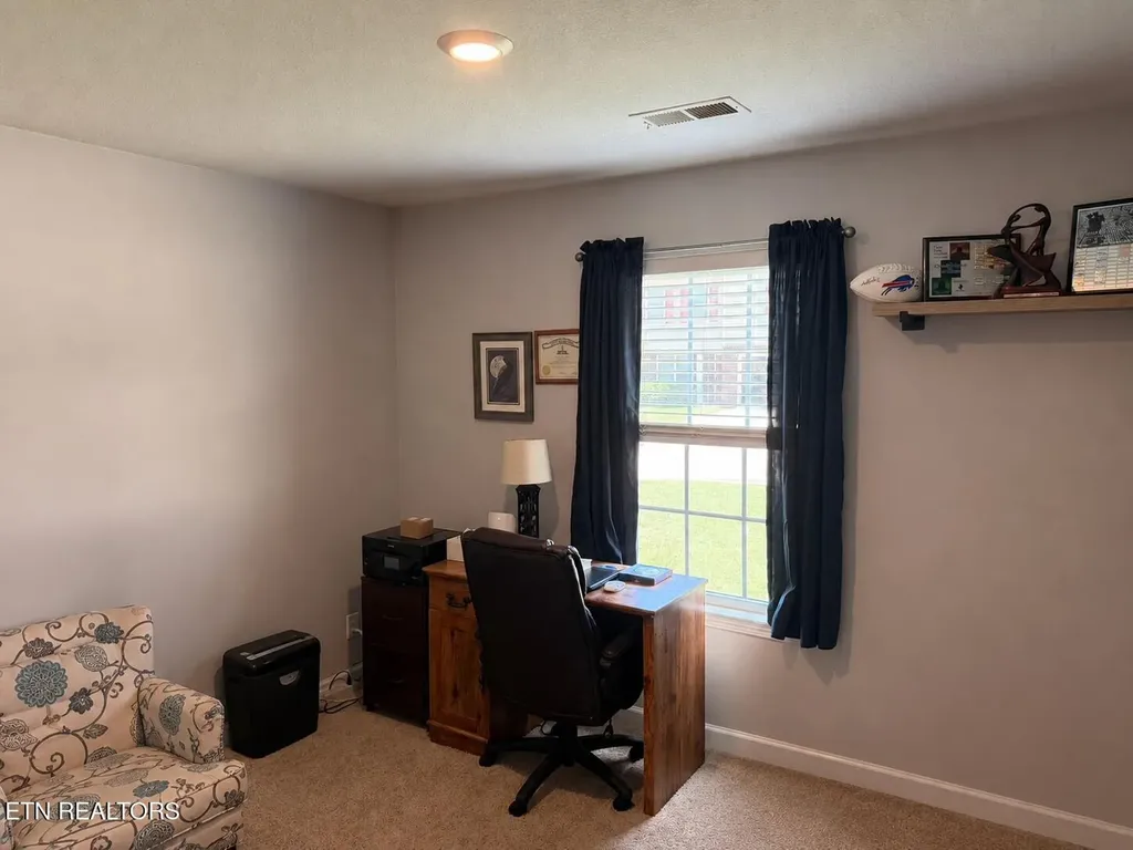9443 Avian Forest Lane Heiskell TN 37754
