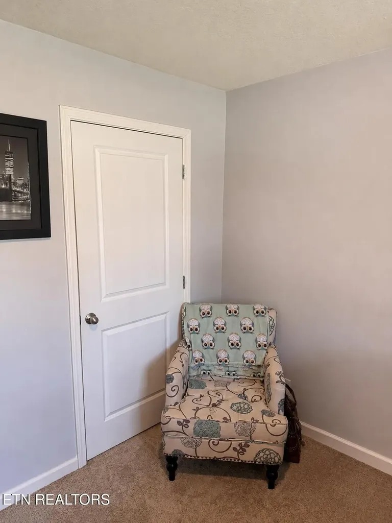 9443 Avian Forest Lane Heiskell TN 37754