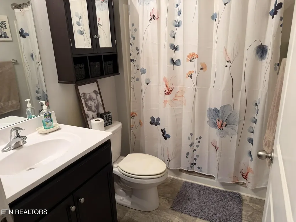9443 Avian Forest Lane Heiskell TN 37754