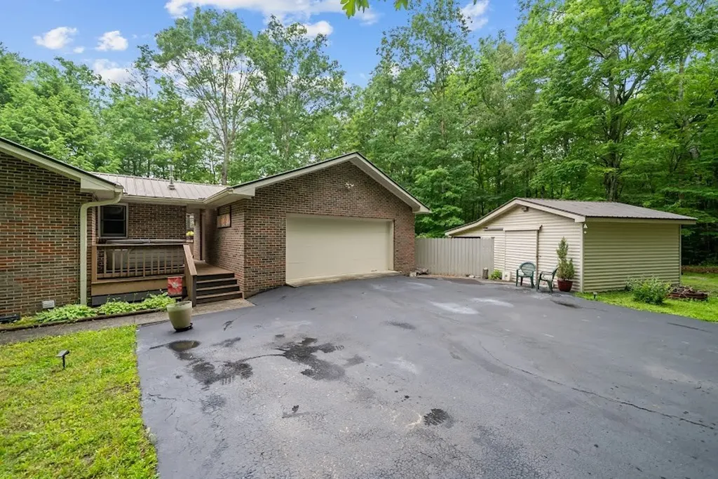 1320 Laurel Way Monterey TN 38574