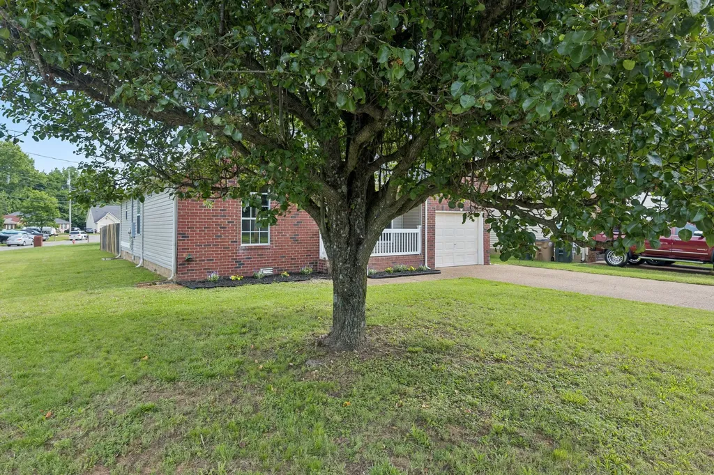 612 Ransom Village Way Antioch TN 37013
