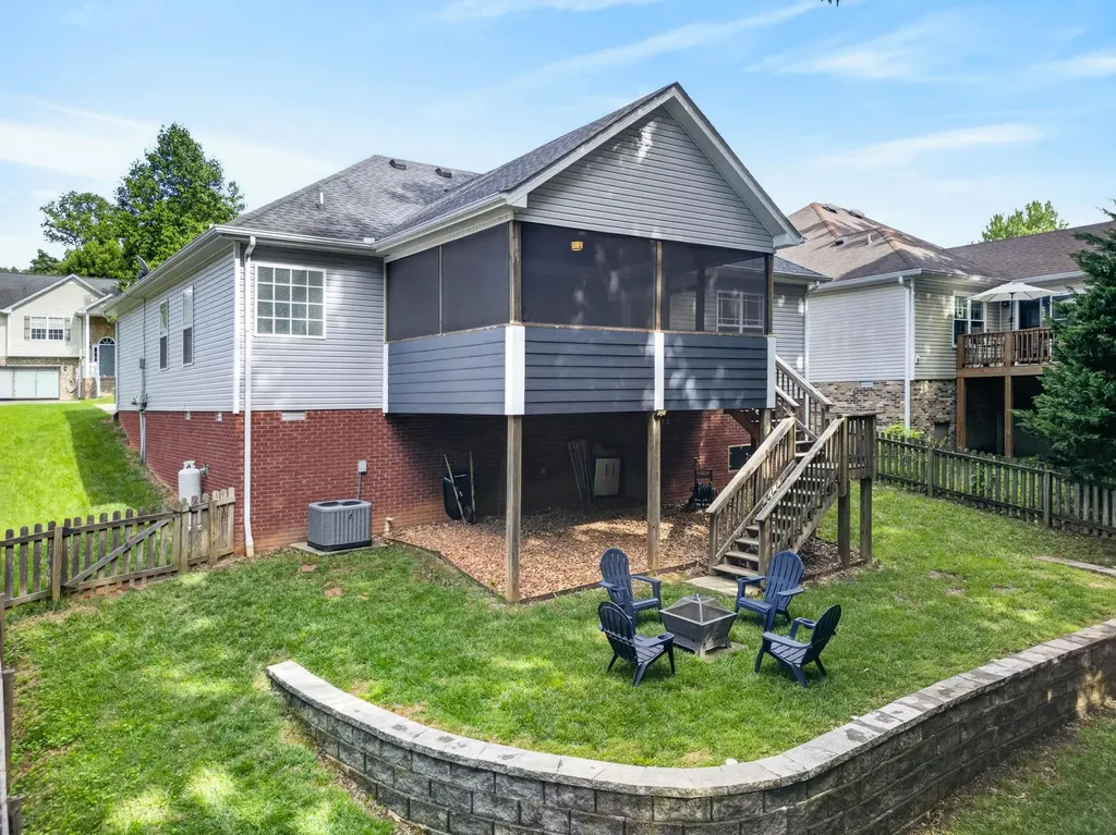 544 Parkvue Village Way Clarksville TN 37043