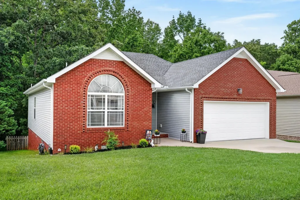 544 Parkvue Village Way Clarksville TN 37043