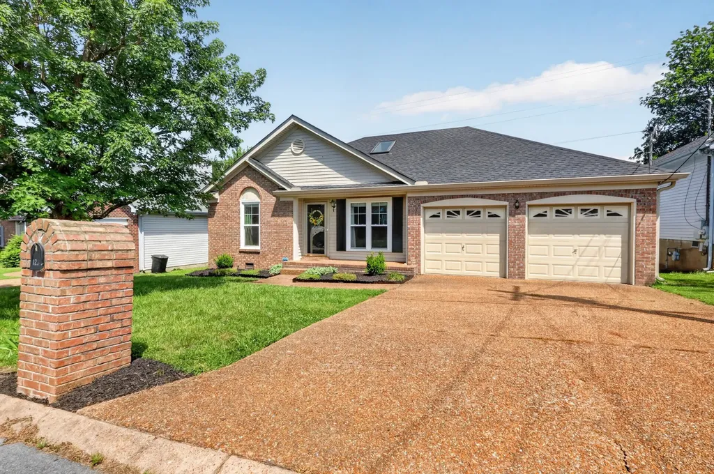 123 Cloverfield Court Hendersonville TN 37075