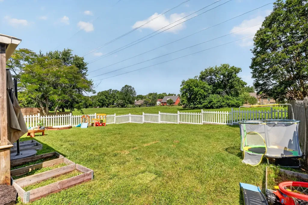 123 Cloverfield Court Hendersonville TN 37075