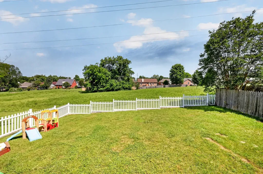123 Cloverfield Court Hendersonville TN 37075