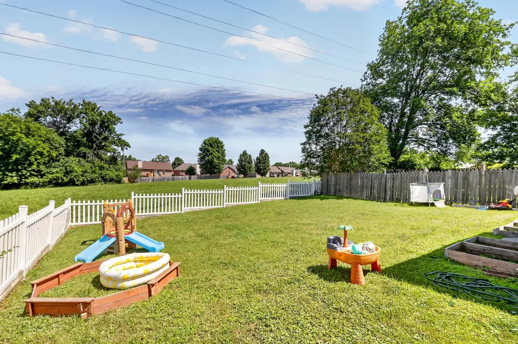 123 Cloverfield Court Hendersonville TN 37075