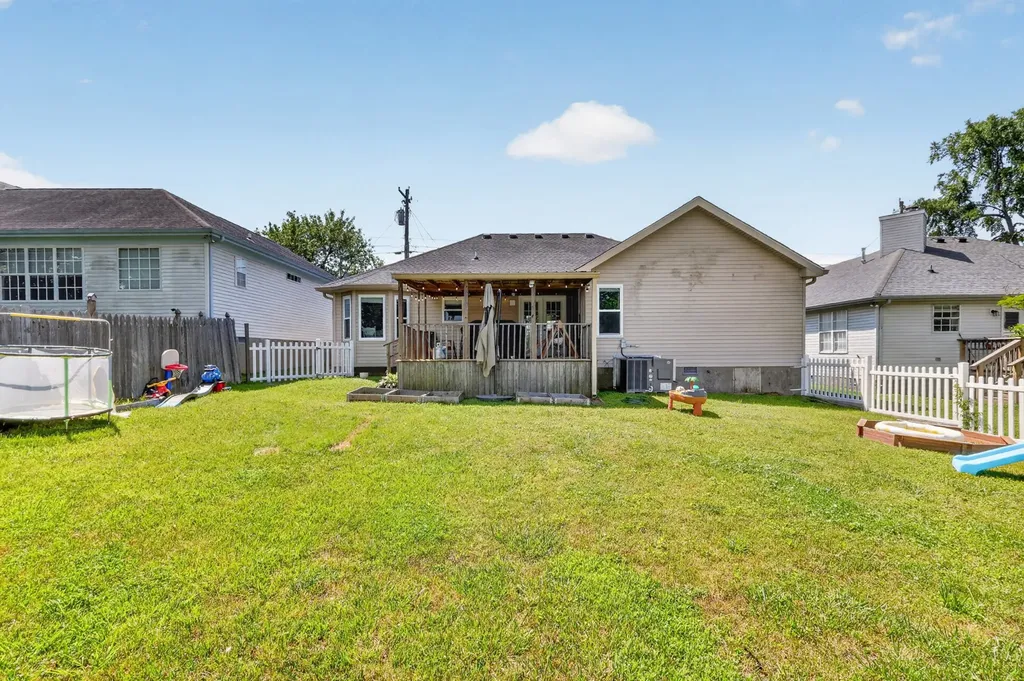 123 Cloverfield Court Hendersonville TN 37075