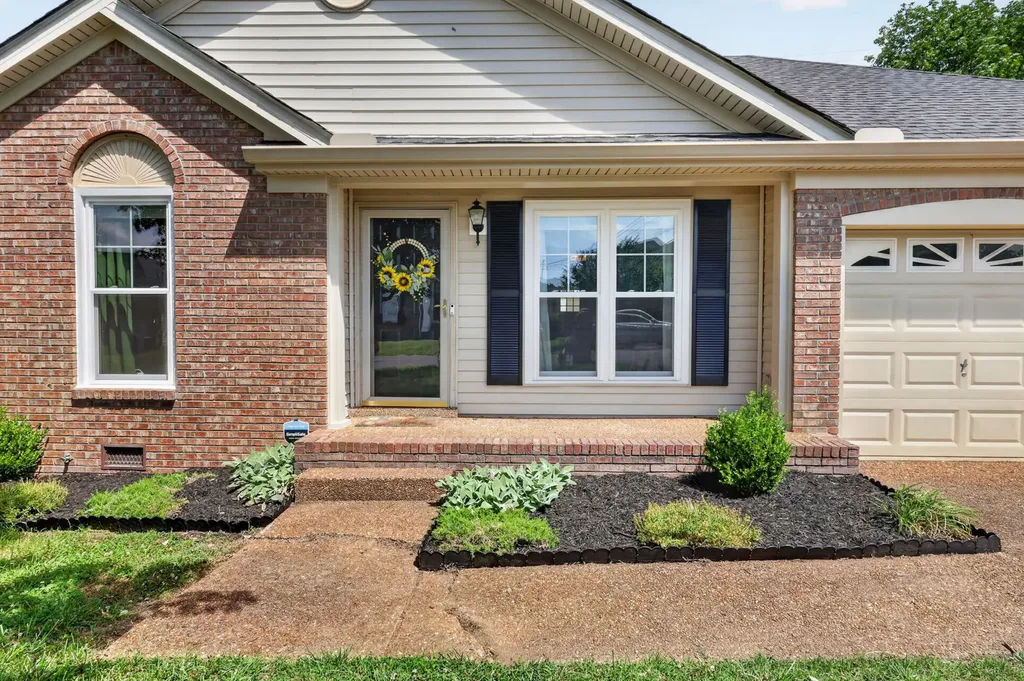 123 Cloverfield Court Hendersonville TN 37075