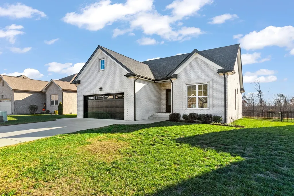 824 Brown Swiss Court Clarksville TN 37043