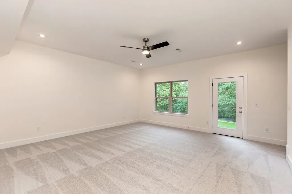 2048 Blackstone Drive Hendersonville TN 37075