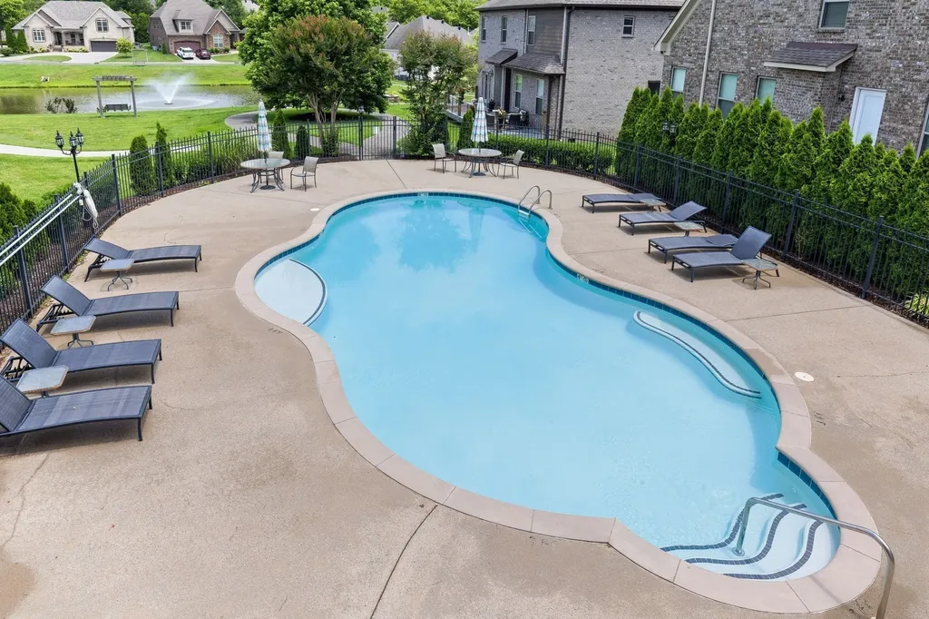 2048 Blackstone Drive Hendersonville TN 37075